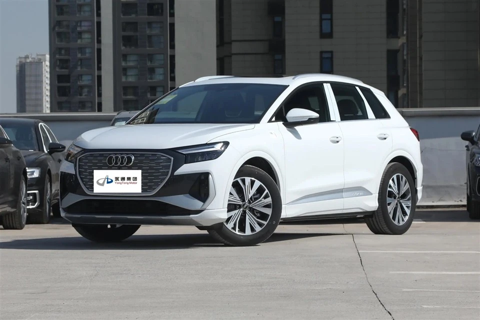 AUDI Q4-e Tron